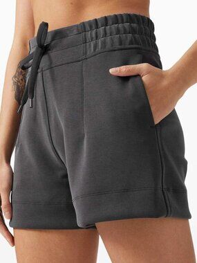 Lululemon soft ambitions shorts size 4 4”